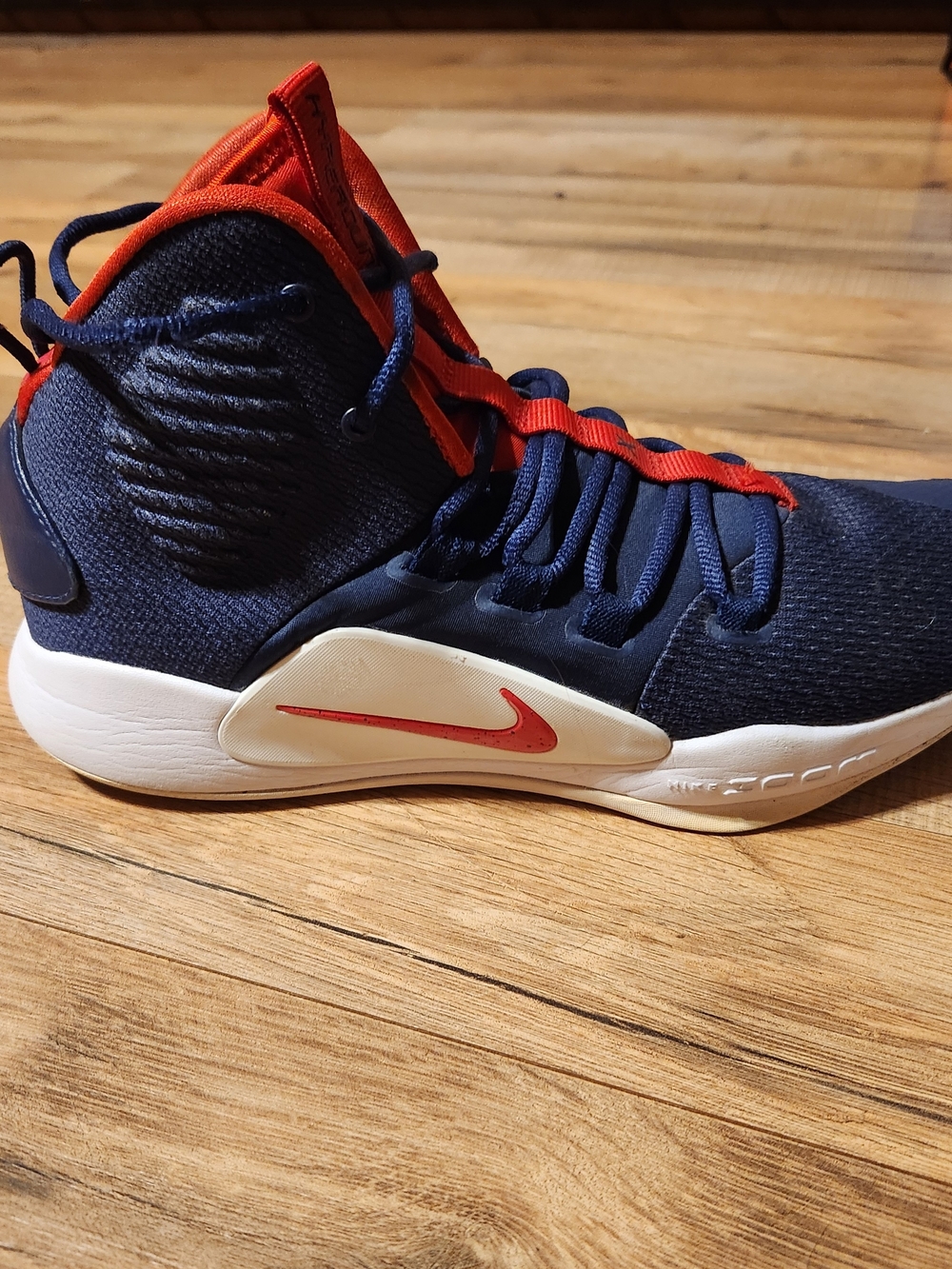 Nike HyperDunks! - Picture 2 of 6